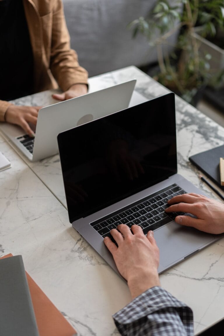 Securitatea conturilor online: parole, autentificare în doi pași și un plan pentru momentul în care pierzi accesul Securitatea conturilor online: parole, autentificare în doi pași și un plan pentru momentul în care pierzi accesul